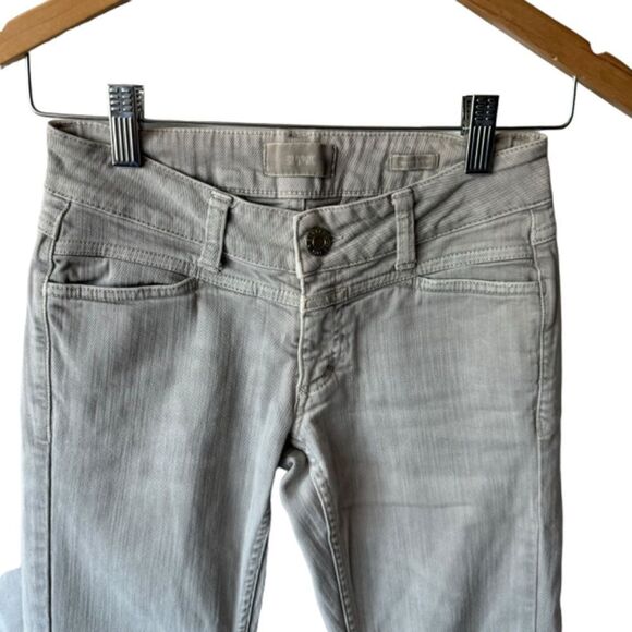 Closed Starlet Oatmeal Slim Jeans Sz 24 - Picture 3 of 12